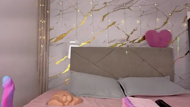 Snapshot of agatha_97_ chatting on February 19, 2026, 3:36 am agatha 97 online show from February 19, 2026, 3:36 am