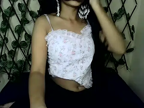 Snapshot of SUZY_FROMUS chatting on March 21, 2025, 11:23 pm SUZY FROMUS online show from March 21, 2025, 11:23 pm