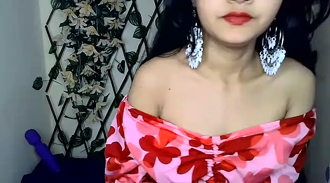 Snapshot of SUZY_FROMUS chatting on February 15, 2025, 7:17 pm SUZY FROMUS online show from February 15, 2025, 7:17 pm