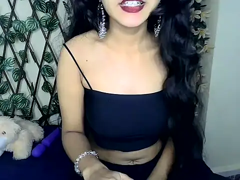 Snapshot of SUZY_FROMUS chatting on January 18, 2025, 2:36 am SUZY FROMUS online show from January 18, 2025, 2:36 am