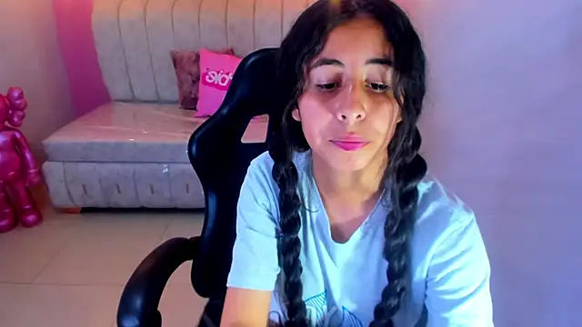 Snapshot of paris_sub1_ chatting on November 23, 2025, 1:10 pm paris sub1 online show from November 23, 2025, 1:10 pm