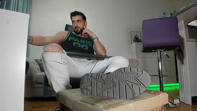 Snapshot of welcometo_hell chatting on September 26, 2025, 5:20 pm welcometo hell online show from September 26, 2025, 5:20 pm