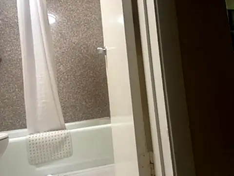 Snapshot of Backshort11 chatting on November 22, 2025, 7:07 am Backshort11 online show from November 22, 2025, 7:07 am