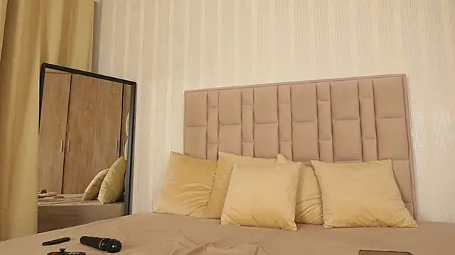 GabyRios online show from October 27, 2025, 9:05 pm