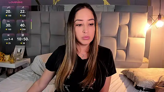 Snapshot of AliceSteel12 chatting on October 28, 2025, 11:25 pm AliceSteel12 online show from October 28, 2025, 11:25 pm