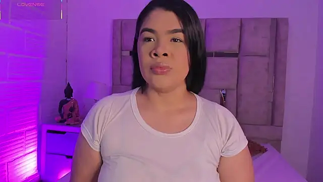 EmmaBecket2 online show from December 3, 2025, 3:18 am