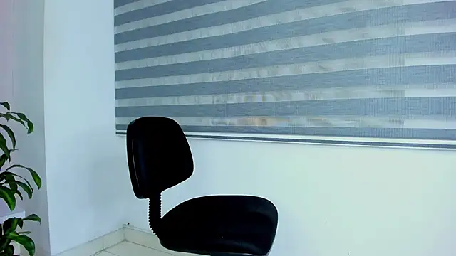 Annie9  online show from March 11, 2025, 6:41 am