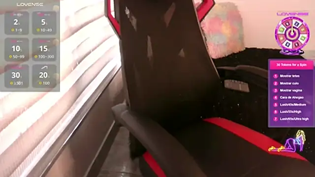 Snapshot of EmberEyes_999 chatting on December 3, 2025, 7:46 pm EmberEyes 999 online show from December 3, 2025, 7:46 pm