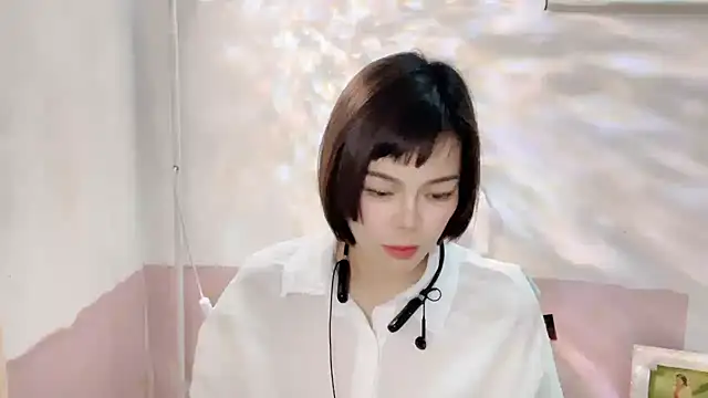 Linda-LL online show from October 24, 2025, 2:05 pm