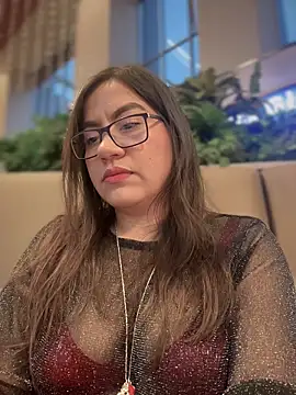 Iam  Cristal online show from November 12, 2025, 9:51 pm