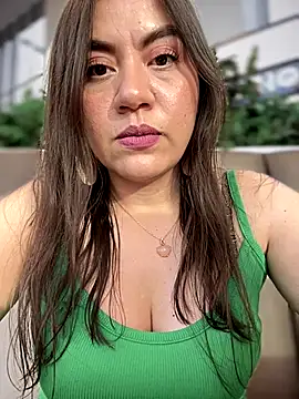 Iam  Cristal online show from October 28, 2025, 9:36 pm