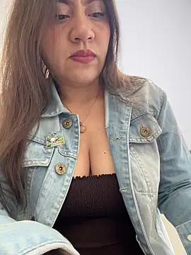 Iam  Cristal online show from November 4, 2025, 9:18 pm