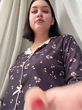 KikiWatson online show from December 18, 2025, 7:13 am