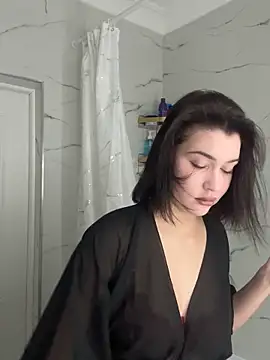 KikiWatson online show from December 20, 2025, 8:06 am