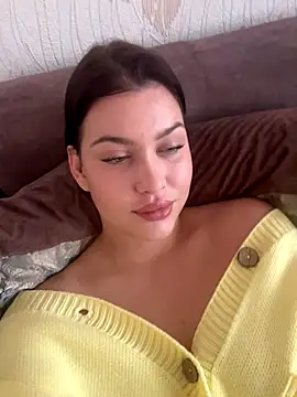 KikiWatson online show from October 13, 2025, 6:48 am