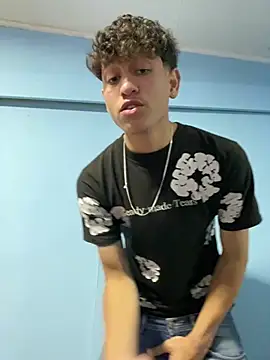 LatinBoysxxx online show from May 18, 2026, 8:46 pm