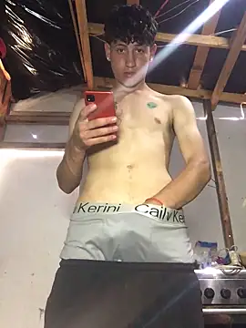 LatinBoysxxx online show from February 18, 2026, 4:47 pm