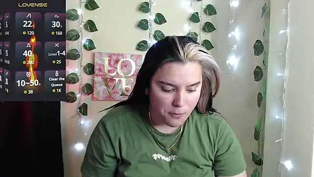 Snapshot of Nika_1_ chatting on February 5, 2026, 1:12 am Nika 1 online show from February 5, 2026, 1:12 am