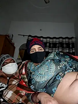 Snapshot of menakshiiikaur chatting on February 5, 2026, 5:09 pm menakshiiikaur online show from February 5, 2026, 5:09 pm