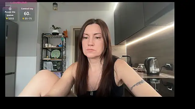 Snapshot of jainesummer chatting on November 10, 2025, 10:31 am jainesummer online show from November 10, 2025, 10:31 am