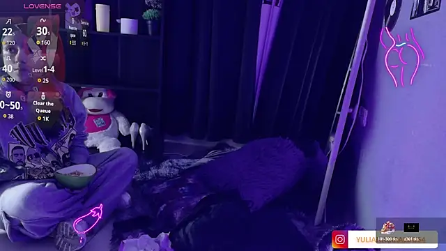 yulianademond66 online show from March 27, 2026, 3:46 pm