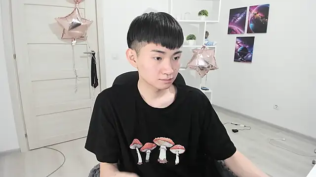 Snapshot of Miram_Yu chatting on March 21, 2025, 8:29 pm Miram Yu online show from March 21, 2025, 8:29 pm
