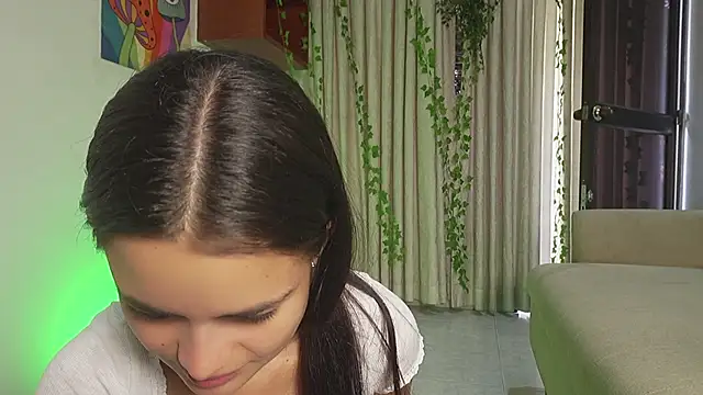 HannaRhodes online show from March 10, 2026, 1:59 pm