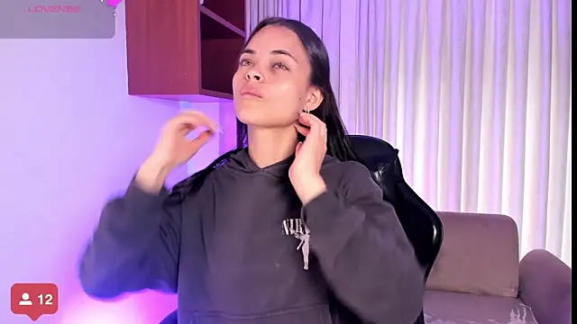 Snapshot of HannaRhodes chatting on November 6, 2025, 2:21 pm HannaRhodes online show from November 6, 2025, 2:21 pm