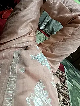 Snapshot of QUEEN-X-CPL chatting on February 25, 2025, 8:42 pm QUEEN-X-CPL online show from February 25, 2025, 8:42 pm