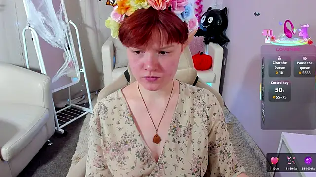 Snapshot of DreamyLuna chatting on October 23, 2025, 8:29 pm DreamyLuna online show from October 23, 2025, 8:29 pm