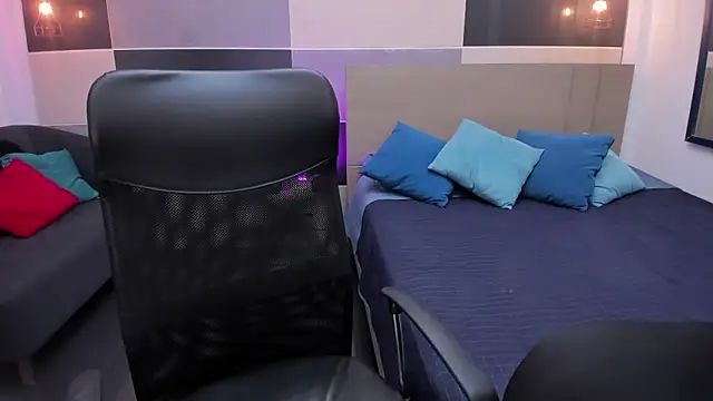 Snapshot of Zara_Jackson chatting on November 24, 2025, 12:05 pm Zara Jackson online show from November 24, 2025, 12:05 pm