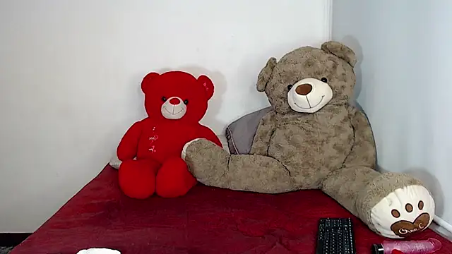 Snapshot of SamanthaaSmitt chatting on March 22, 2025, 11:42 pm SamanthaaSmitt online show from March 22, 2025, 11:42 pm