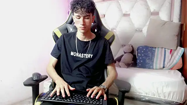 Snapshot of johnny_cagee chatting on December 20, 2025, 3:53 am johnny cagee online show from December 20, 2025, 3:53 am