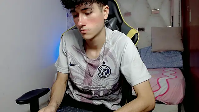 Snapshot of johnny_cagee chatting on January 16, 2026, 3:32 am johnny cagee online show from January 16, 2026, 3:32 am