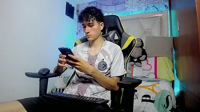 johnny cagee online show from November 23, 2025, 5:06 am