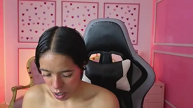 stephania t online show from September 12, 2025, 11:43 am