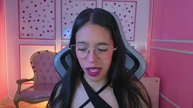 stephania t online show from September 17, 2025, 11:45 am