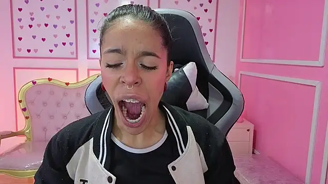 stephania t online show from September 26, 2025, 11:39 am