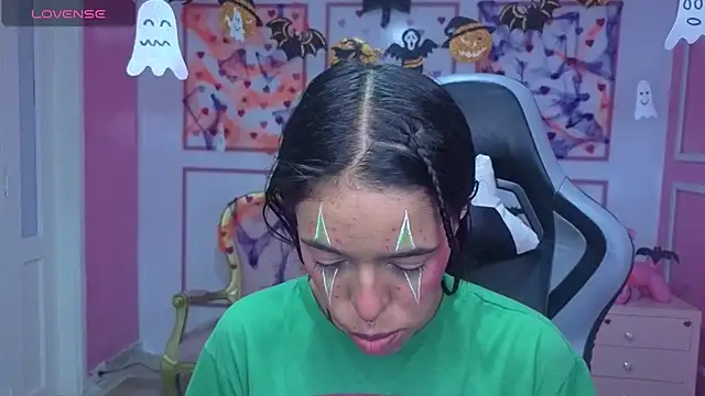 stephania t online show from October 31, 2025, 12:46 pm