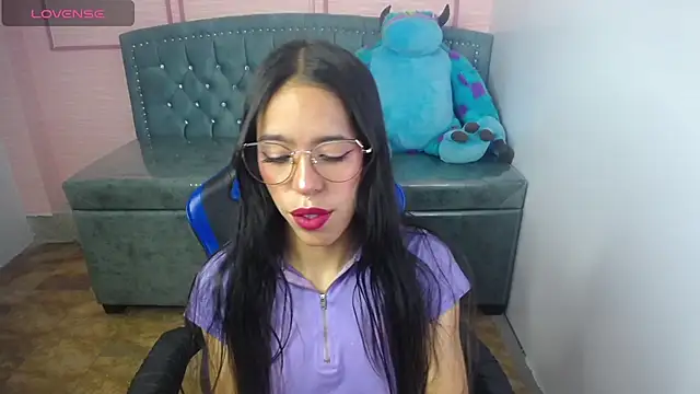 stephania t online show from March 21, 2025, 10:39 am