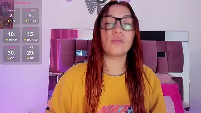 Snapshot of Alba_Grey chatting on November 24, 2025, 11:27 pm Alba Grey online show from November 24, 2025, 11:27 pm