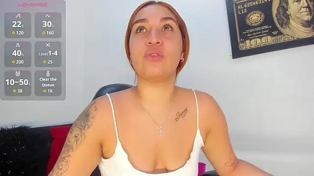 Snapshot of Alba_Grey chatting on November 20, 2025, 10:09 pm Alba Grey online show from November 20, 2025, 10:09 pm