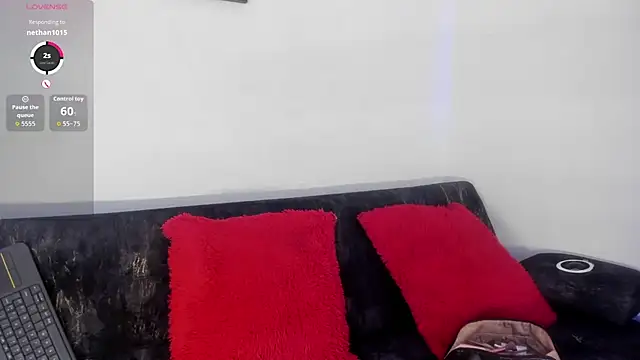 Snapshot of Alba_Grey chatting on October 30, 2025, 10:17 pm Alba Grey online show from October 30, 2025, 10:17 pm