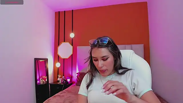 Snapshot of _Sophie__miller chatting on November 8, 2025, 7:17 pm Sophie miller online show from November 8, 2025, 7:17 pm