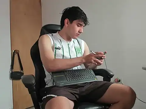 leo030809 online show from March 24, 2026, 7:36 pm