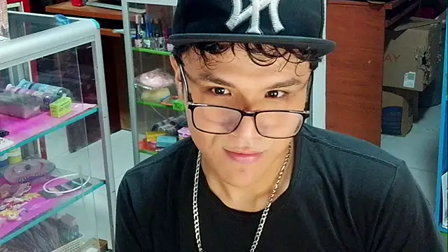 Snapshot of Baby_Cream chatting on February 20, 2025, 7:23 am Baby Cream online show from February 20, 2025, 7:23 am