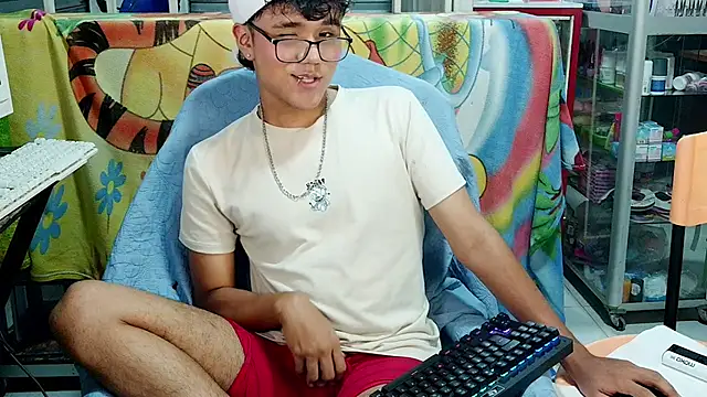 Snapshot of Baby_Cream chatting on December 17, 2024, 11:06 am Baby Cream online show from December 17, 2024, 11:06 am