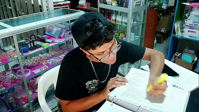 Snapshot of Baby_Cream chatting on January 31, 2025, 3:09 am Baby Cream online show from January 31, 2025, 3:09 am