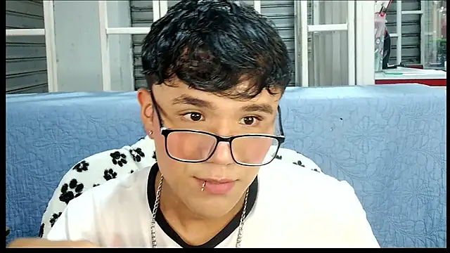 Snapshot of Baby_Cream chatting on December 16, 2024, 4:34 am Baby Cream online show from December 16, 2024, 4:34 am