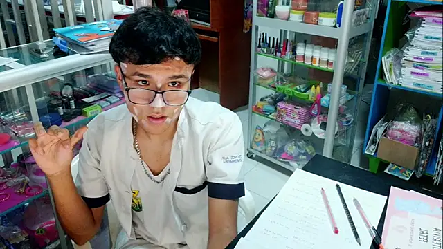 Snapshot of Baby_Cream chatting on February 11, 2025, 3:18 am Baby Cream online show from February 11, 2025, 3:18 am